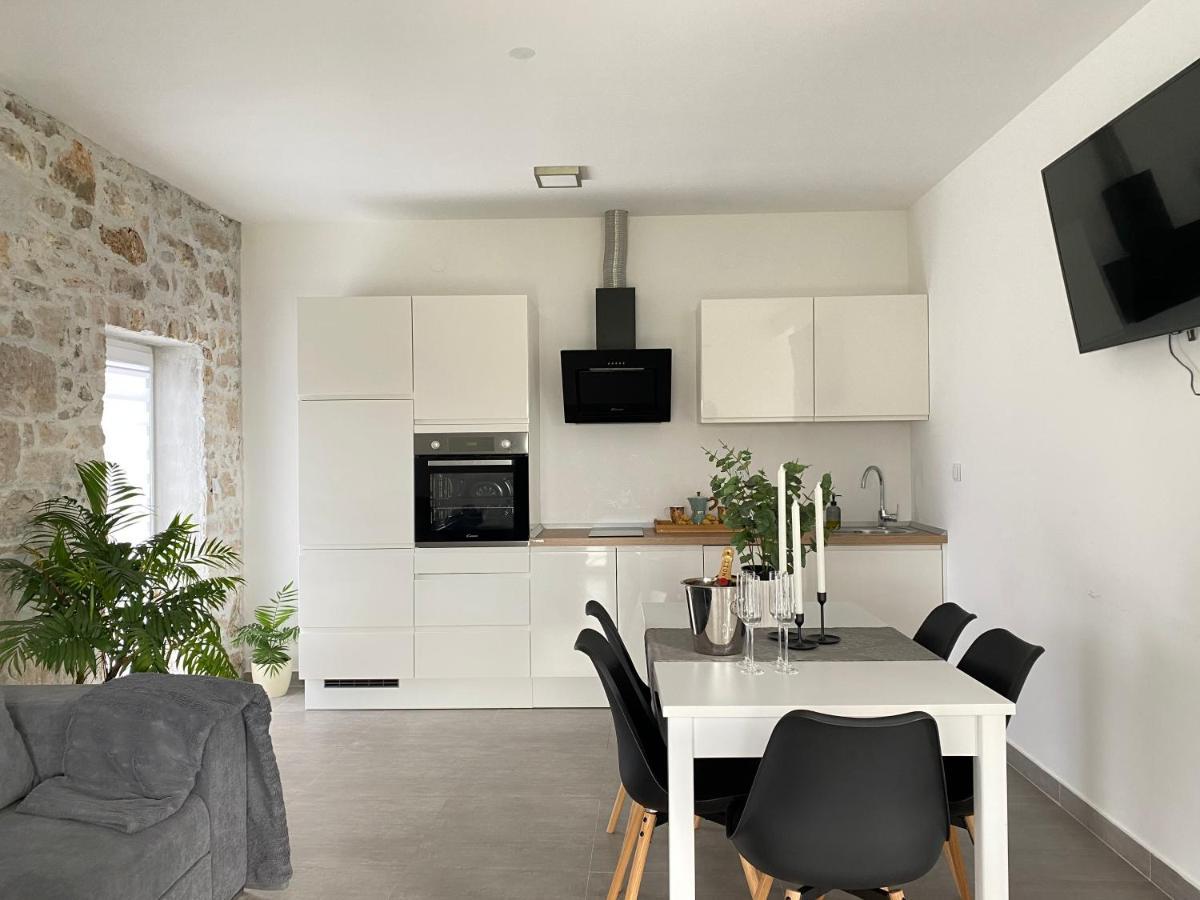 Holiday House Lucia Sukošan Εξωτερικό φωτογραφία