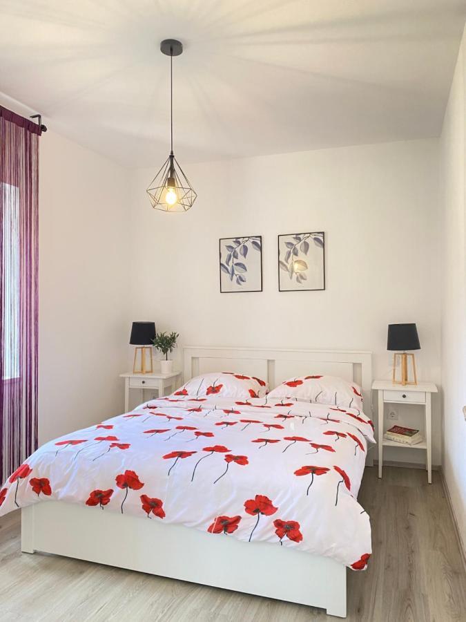 Holiday House Lucia Sukošan Εξωτερικό φωτογραφία