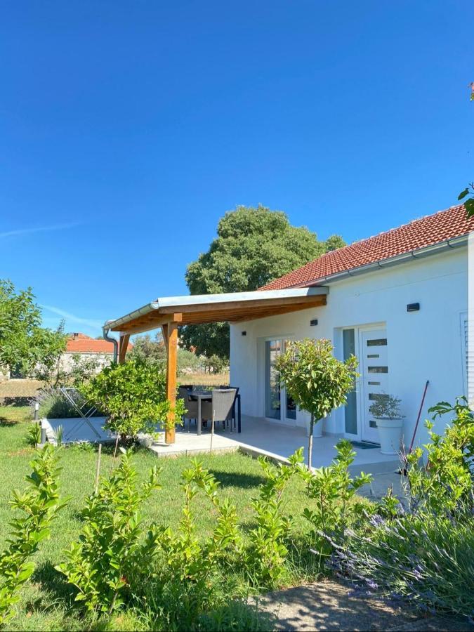 Holiday House Lucia Sukošan Εξωτερικό φωτογραφία